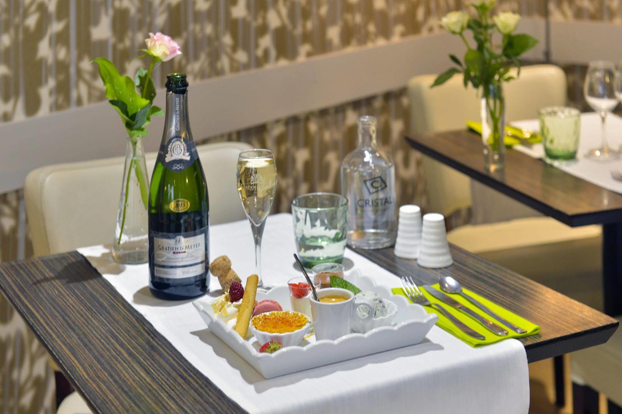 Cristal Hotel Restaurant - Logis Hotels Saumur Exteriér fotografie